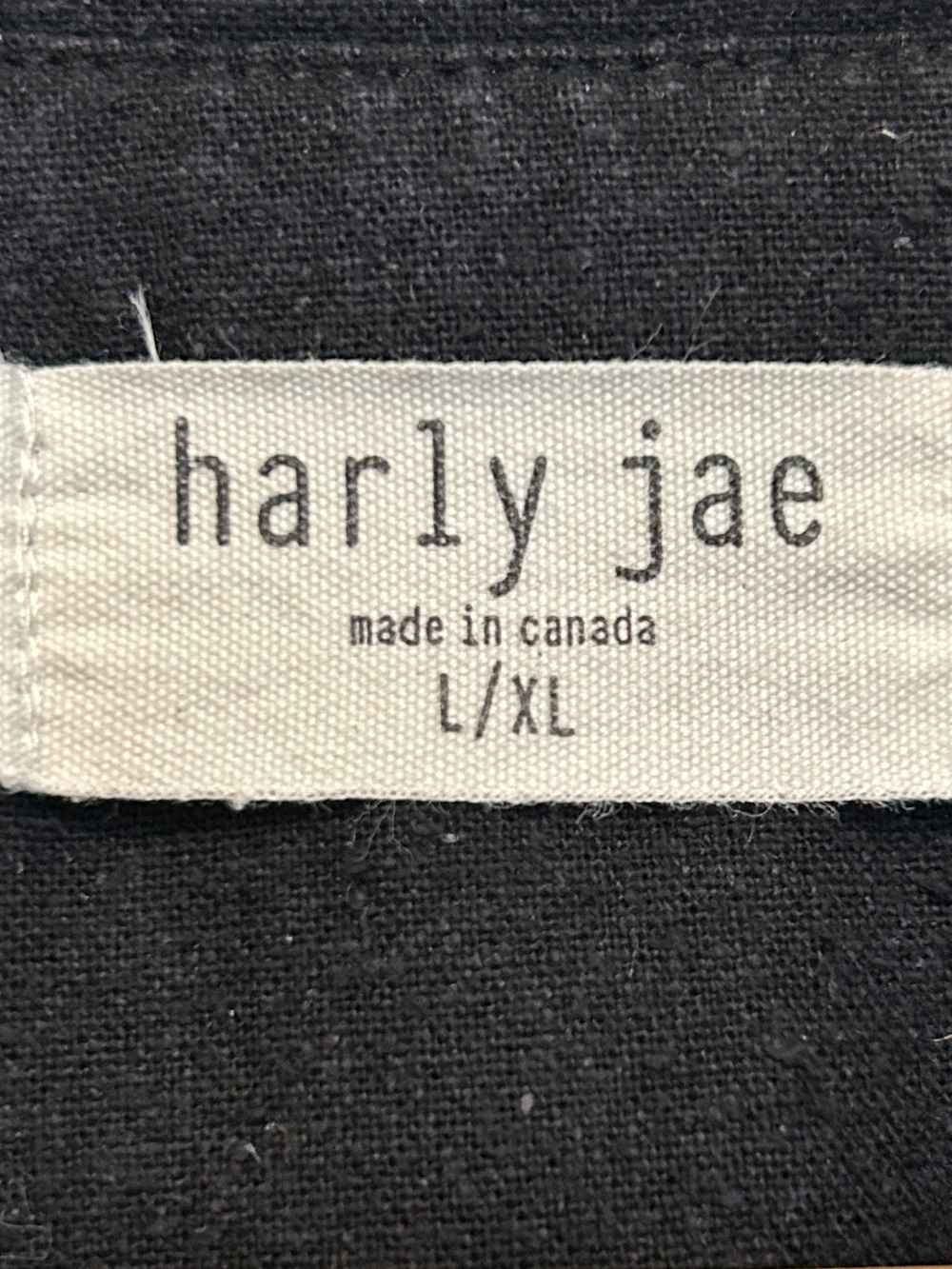 Harly Jae House Blouse L/XL Black 100% Raw Silk Canadian Designer 🇨🇦 - Picture 2 of 7